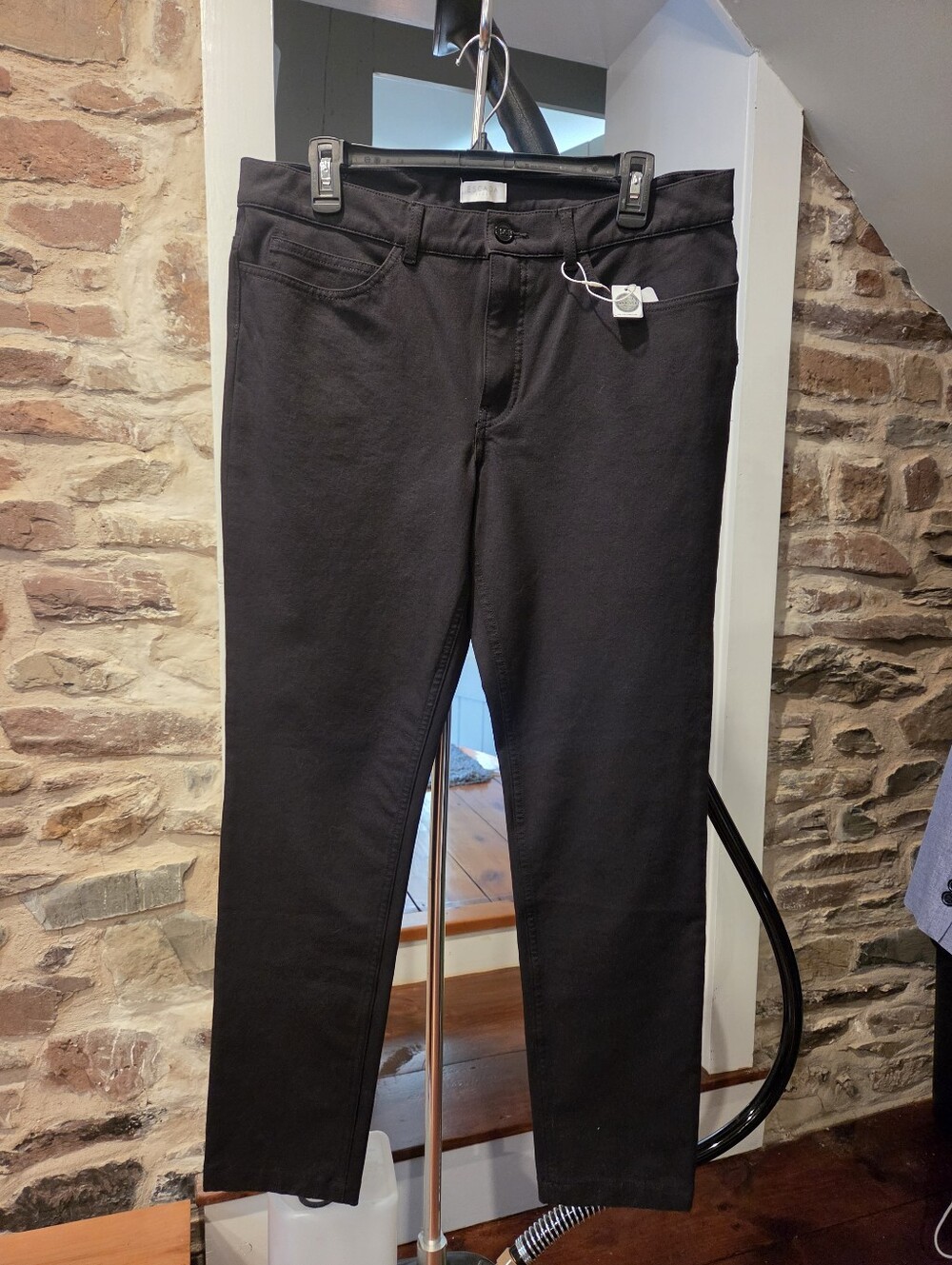 NWT ESCADA Sport Black 5-pocket Straight-Leg Jeans With Swarovski Crystal Logo